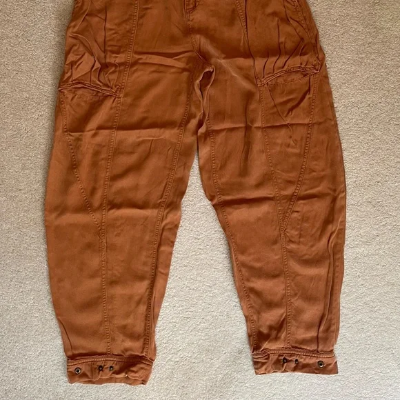 Urban Outfitters Rust Orange Baggie Cargo Pants Size 2 - Picture 3 of 4